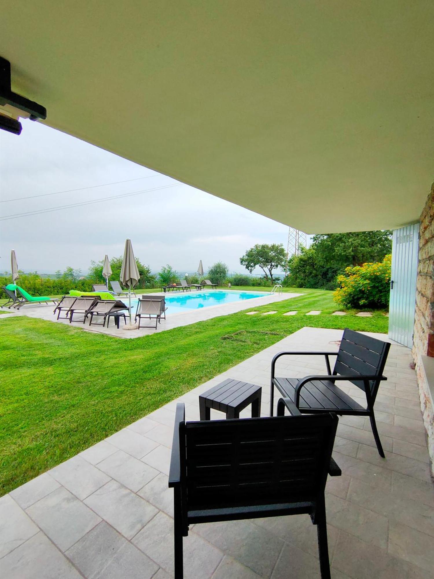 Apartamento Poggio Di Pastrengo Exterior foto