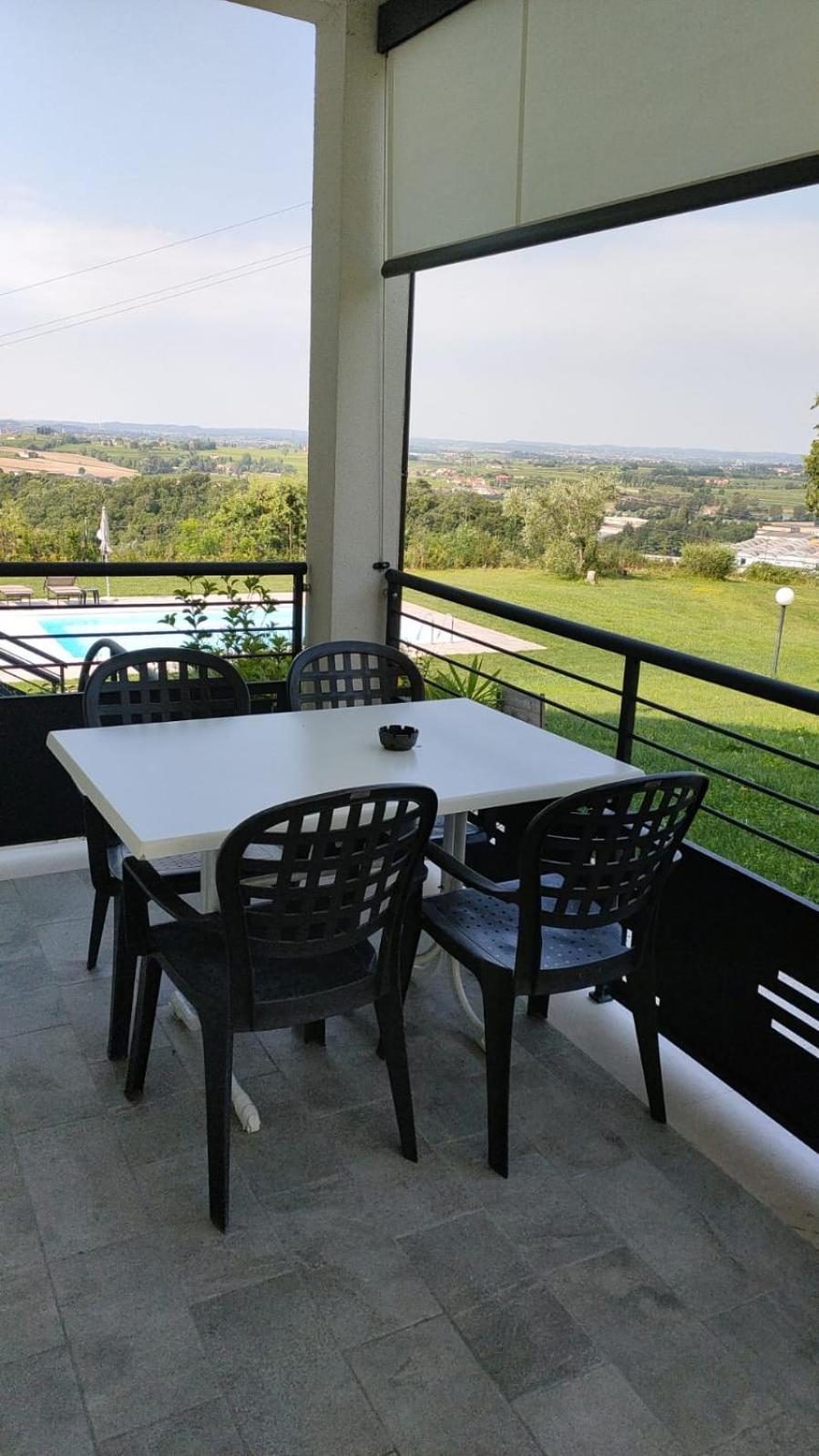 Apartamento Poggio Di Pastrengo Exterior foto