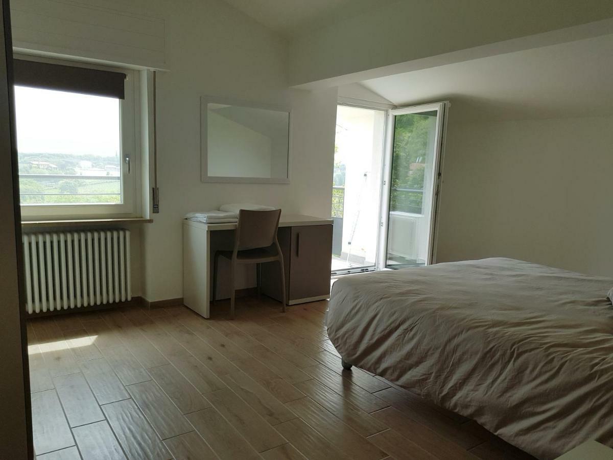 Apartamento Poggio Di Pastrengo Exterior foto